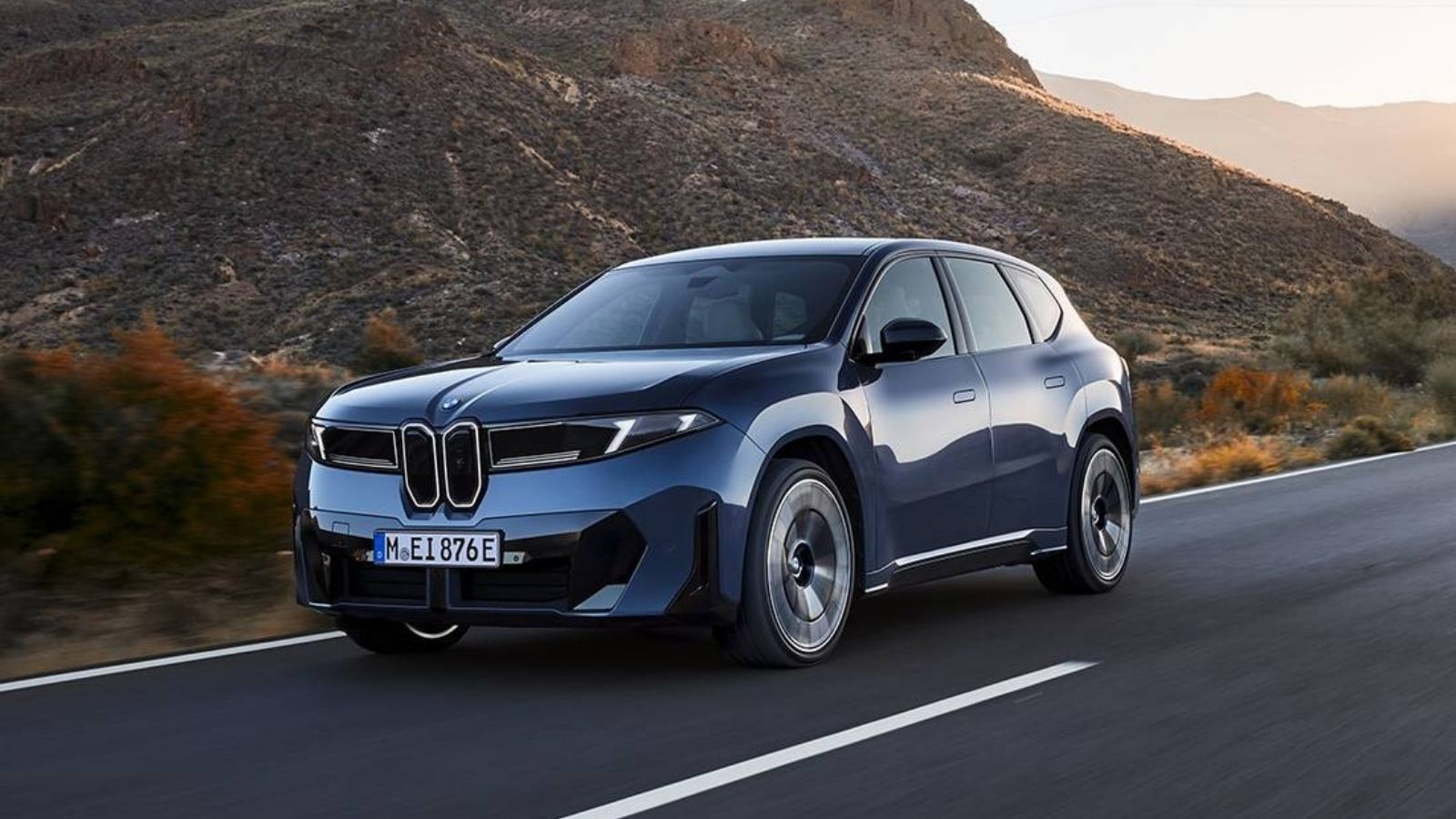 BMW iX3 ve Çift Yönlü Şarj ile 14.000 km Bedava Yolculuk