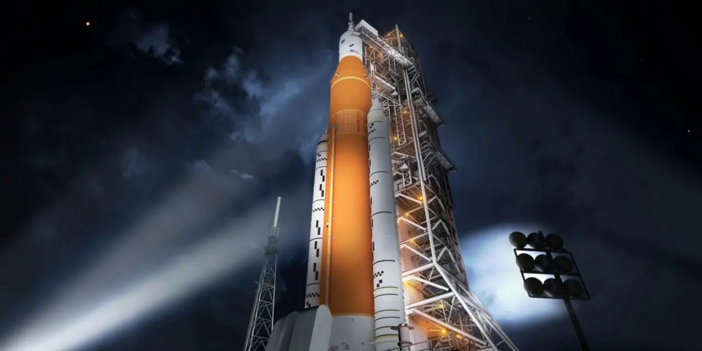NASA devasa roketinin testlerine başladı