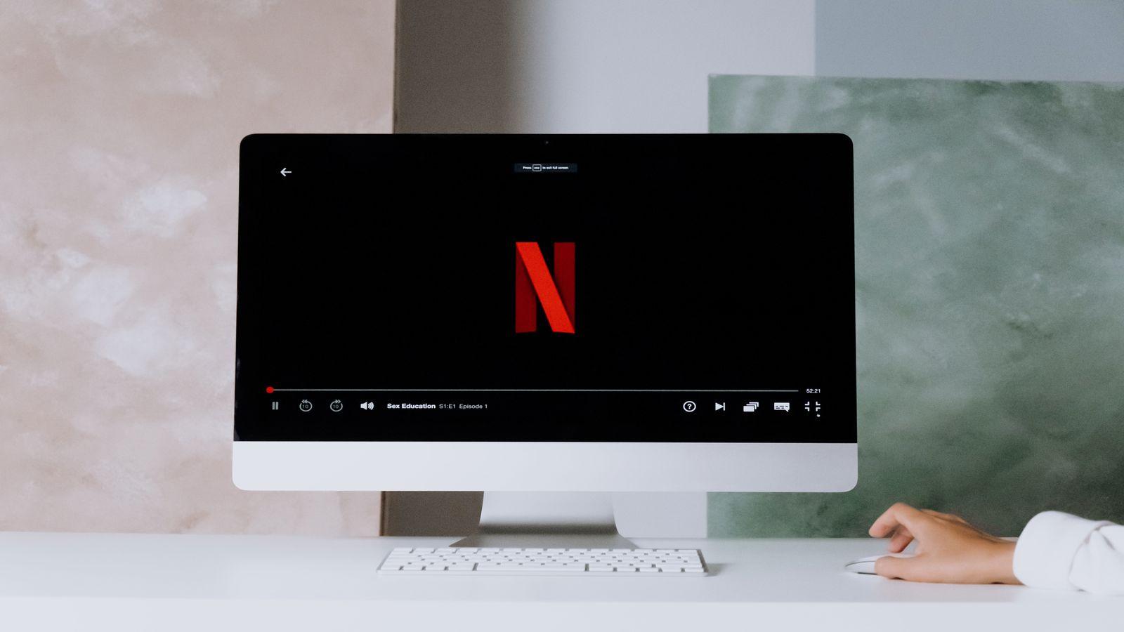 Netflix, art arda izleme ve indirme avantajlarını reklam destekli planına getiriyor. 