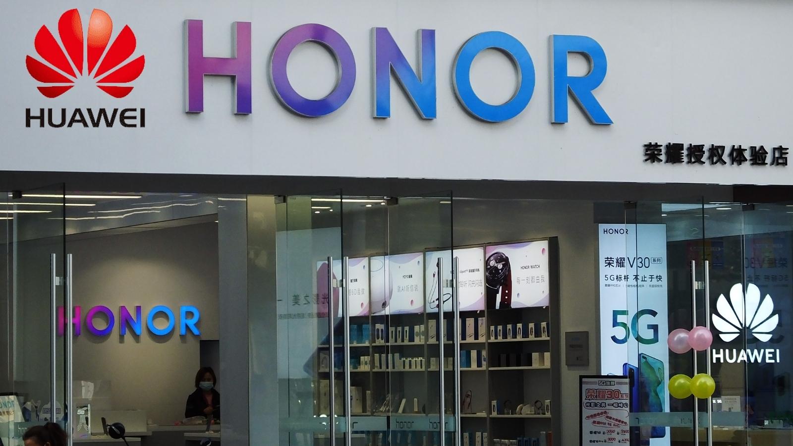 Huawei, Honor'un Satışı İşlemlerini Tamamladı