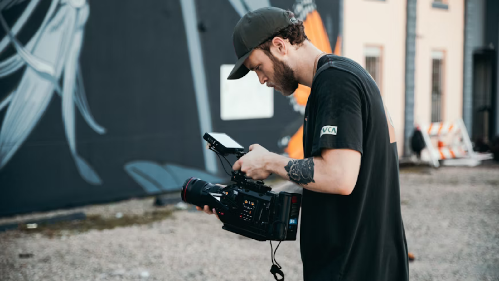 Ucuz görünme riski, iş kaybı korkusu, yaratıcılık eksikliği gibi kaygılar yapay zekâyı kısıtlayabilir.