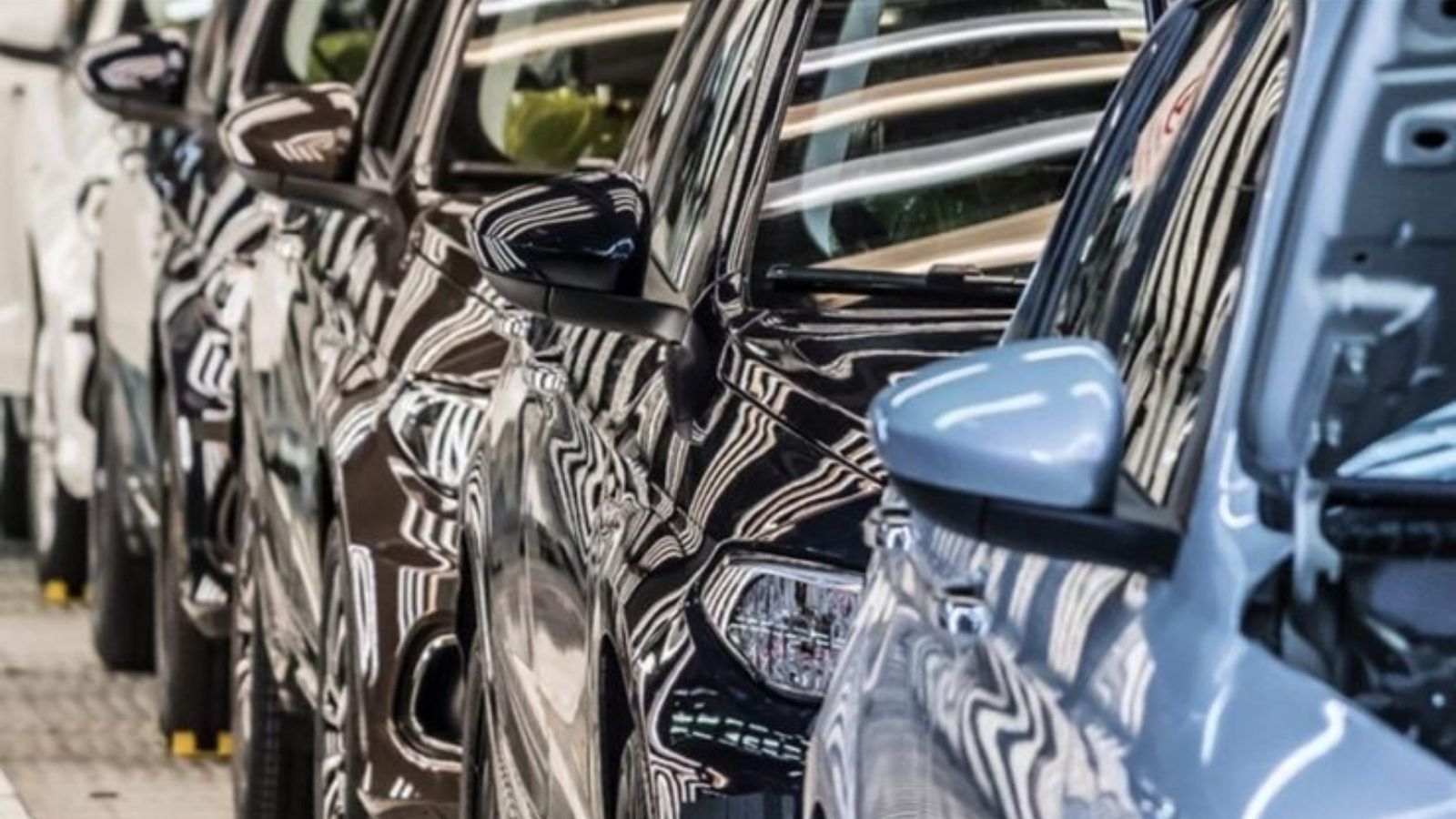 İthal Otomobillere Yeni Ek Vergi Düzenlemesi Yayımlandı