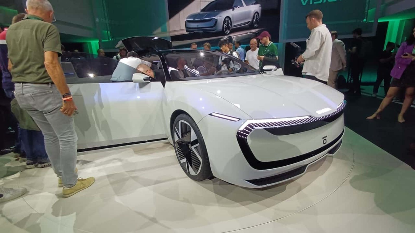 Geleceğin Station Wagon’u Skoda Vision O, Akıllı İç Mekan ve AI Asistanıyla Tanıtıldı