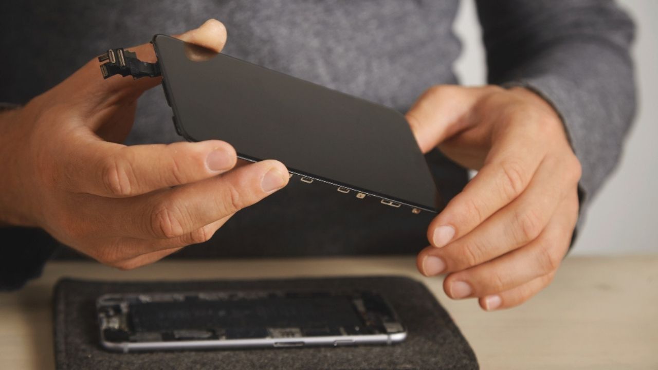 Güç tuşu bozulan telefon nasıl açılır?