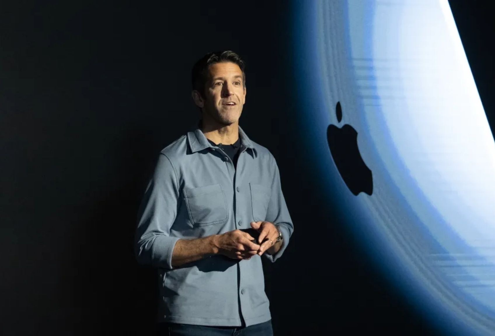 John Ternus Göreve Gelmeden Değişimi Başlattı