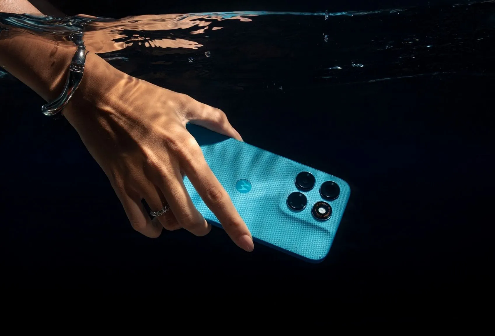 200 MP Kameralı Moto G87 Sahneye Çıktı