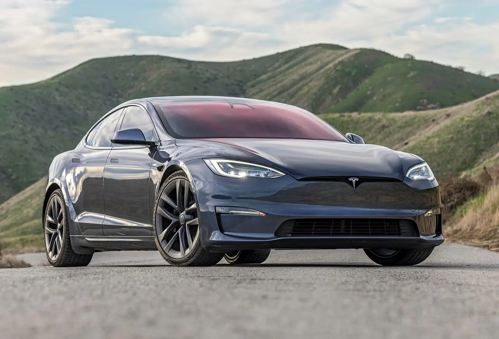 Tesla’dan FSD Bekleyen Kullanıcılara Tartışma Yaratan Yanıt