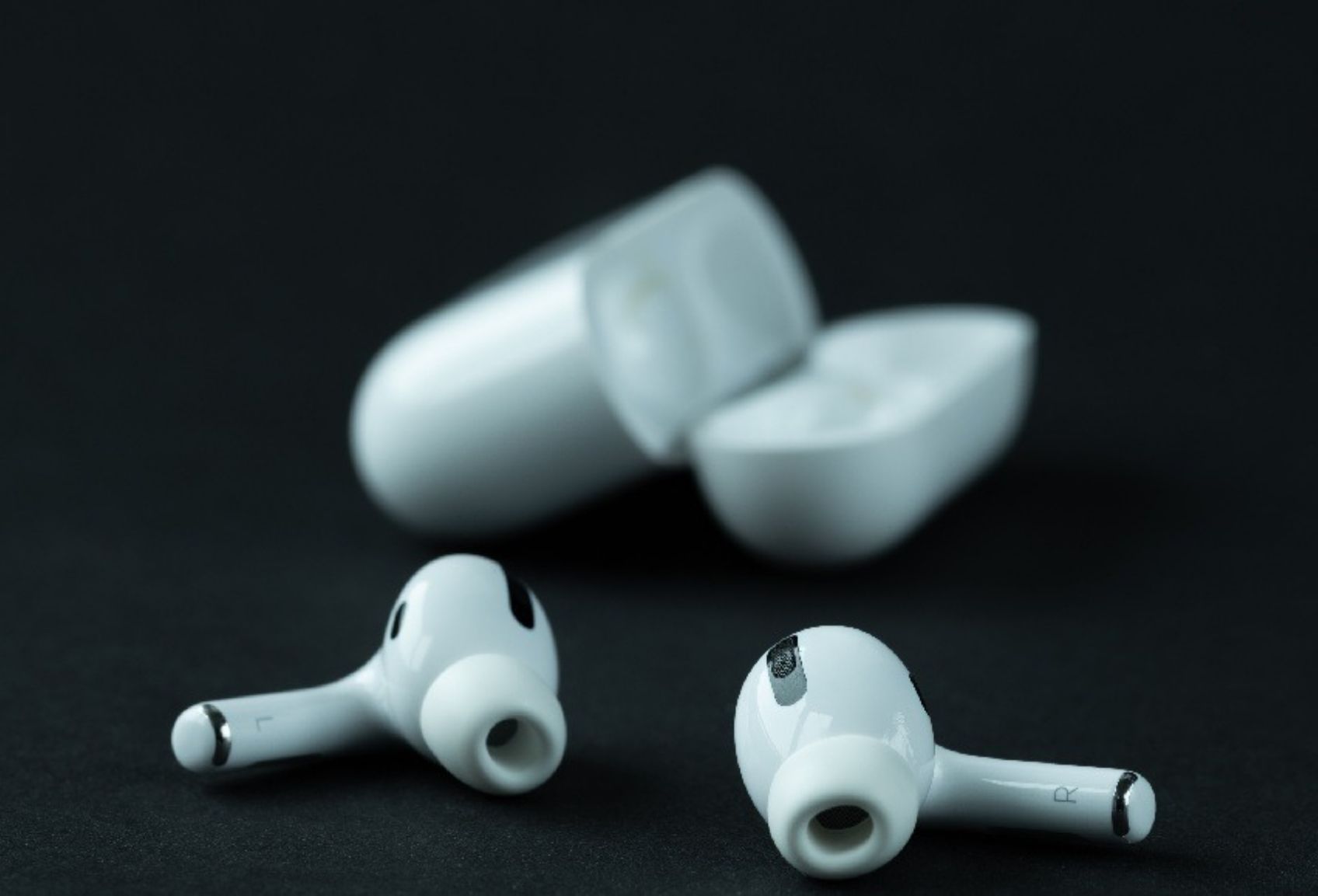 Sony WH-1000XM5 vs AirPods Pro 2 Karşılaştırması