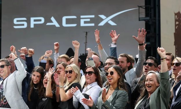 SpaceX, Borsadaki İlk Gününde Devler Ligine Girdi
