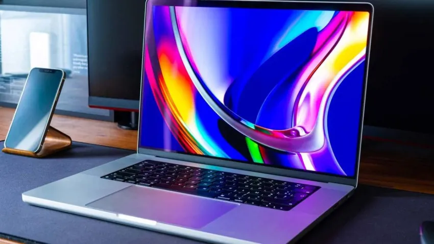 Dokunmatik MacBook Yolda