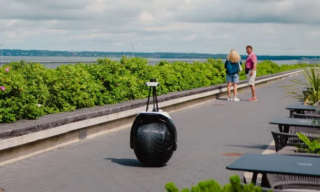 Tek Tekerle Devriye Gezen Güvenlik Robotu Geliyor