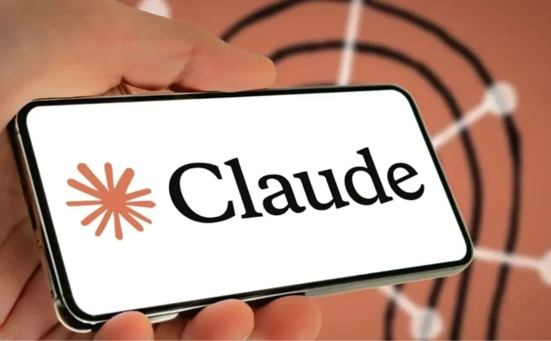 Claude Sizin Adınıza E-Posta Gönderebilir 2 claude ai app on smartphone screen