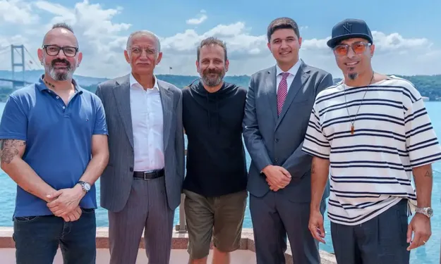 Uyumsoft ve maNga’dan Teknolojiye Özel Şarkı