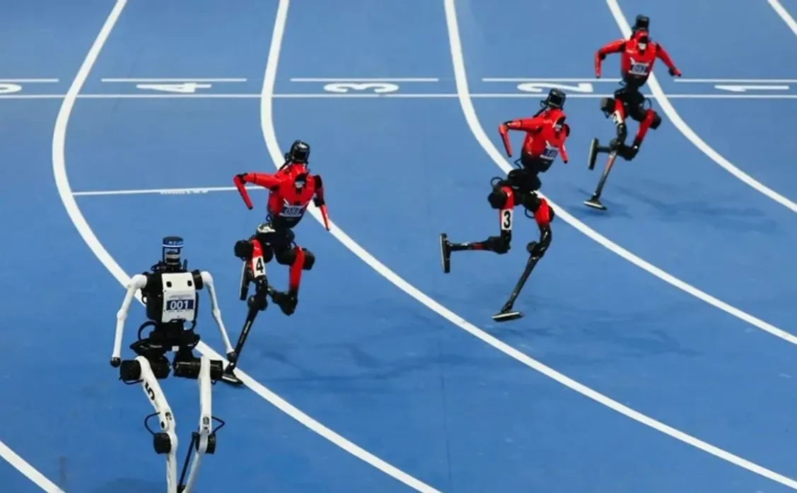 İnsansı robottan tarihi Usain Bolt rekoru! 2 İnsansı robottan tarihi Usain Bolt rekoru!