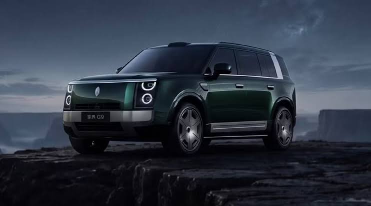 Huawei'den 1.300 Kilometre Menzilli Dev SUV 4 Güçlü Motor ve Akıllı Sürüş Teknolojileri