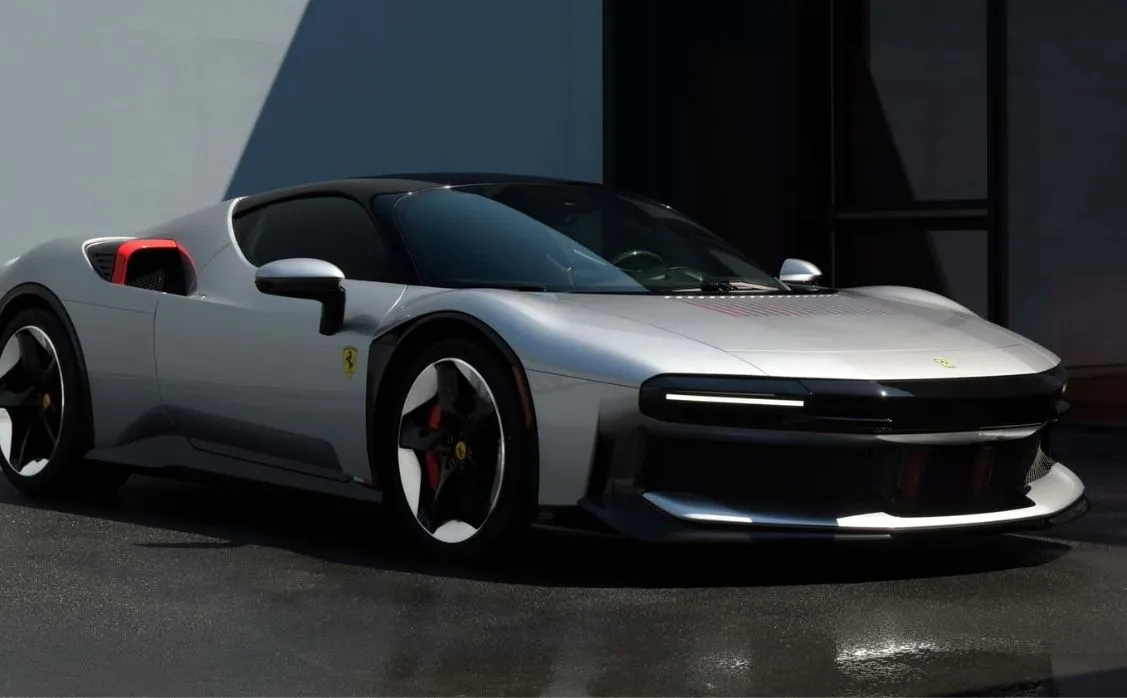 1.000 Beygirlik Tek Ferrari CZ26 Tanıtıldı