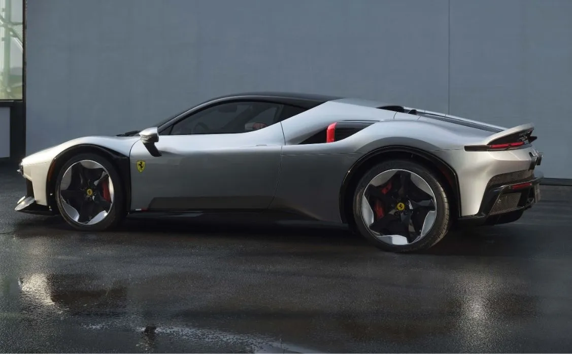 1000 Beygirlik Tek Ferrari CZ26 Tanıtıldı 2 1.000 Beygirlik Tek Ferrari CZ26 Tanıtıldı
