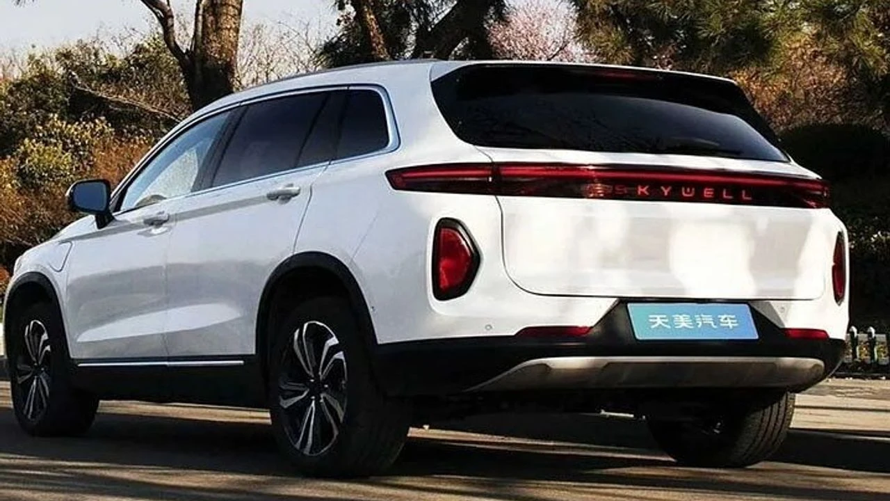 Türkiye'de Skywell ET5 Yangın Alarmı 4 Korsan Yazılım Uyarısı Yapıldı