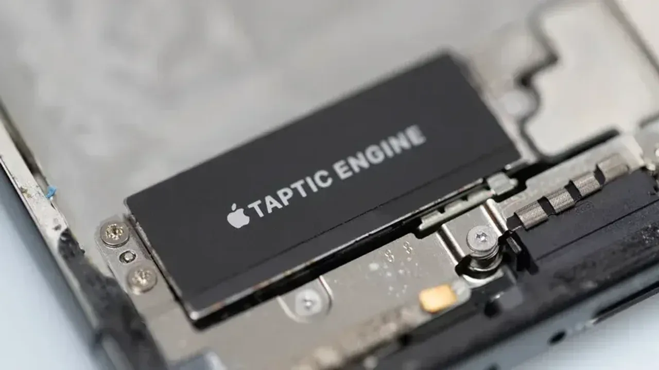 Apple’ın iPhone ve Apple Watch modellerindeki Taptic Engine teknolojisiyle iki Taction patentini ihlal ettiğine karar verildi. ABD jürisi 5,72 milyar dolar tazminat belirledi; Apple karara itiraz edecek.