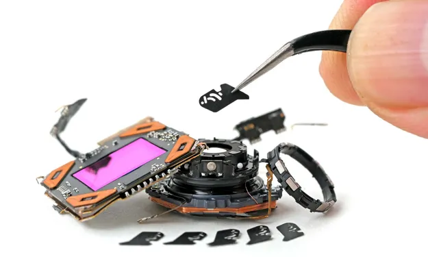 iFixit iPhone 18 Pro’yu Parçalarına Ayırdı 2 iPhone 18 Mekanik Kamera Diyaframı