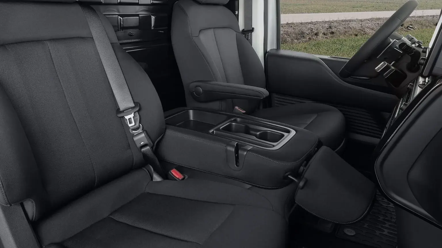 Elektrikli Hyundai STARIA Cargo Tanıtıldı 3 Hyundai STARIA Cargo, 450 kilometreye kadar WLTP menzili, uygun koşullarda 20 dakikalık yüzde 10–80 hızlı şarj süresi ve 1.040 kilogram taşıma kapasitesiyle tanıtıldı.