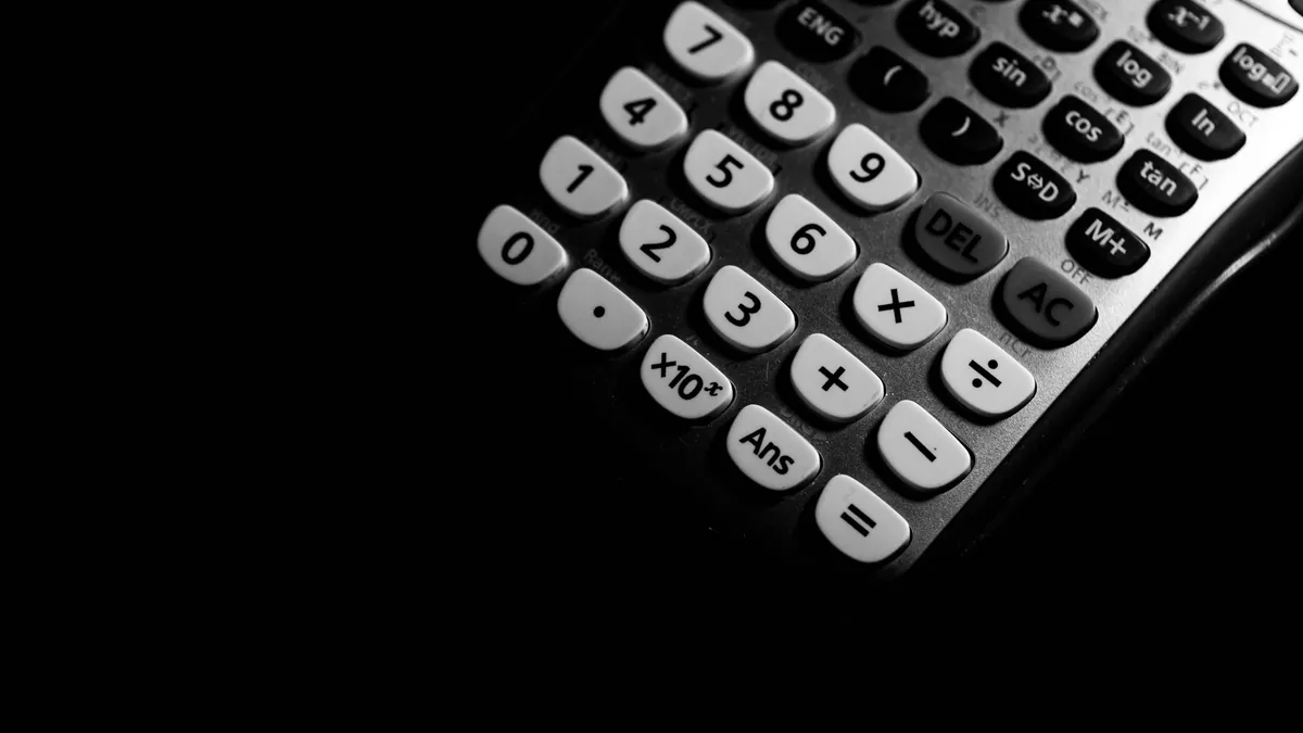 Telefonda 1-2-3, Hesap Makinesinde 7-8-9 Neden En Üstte? 2 Hesap makinesi tuş dizilimi 7-8-9 üstte