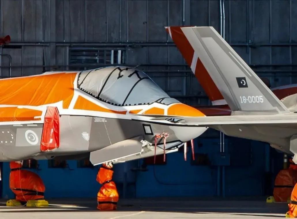 Türkiye için üretilen ancak teslim edilmeyen F-35A savaş uçaklarına ait olduğu belirtilen yeni görüntüler yayımlandı