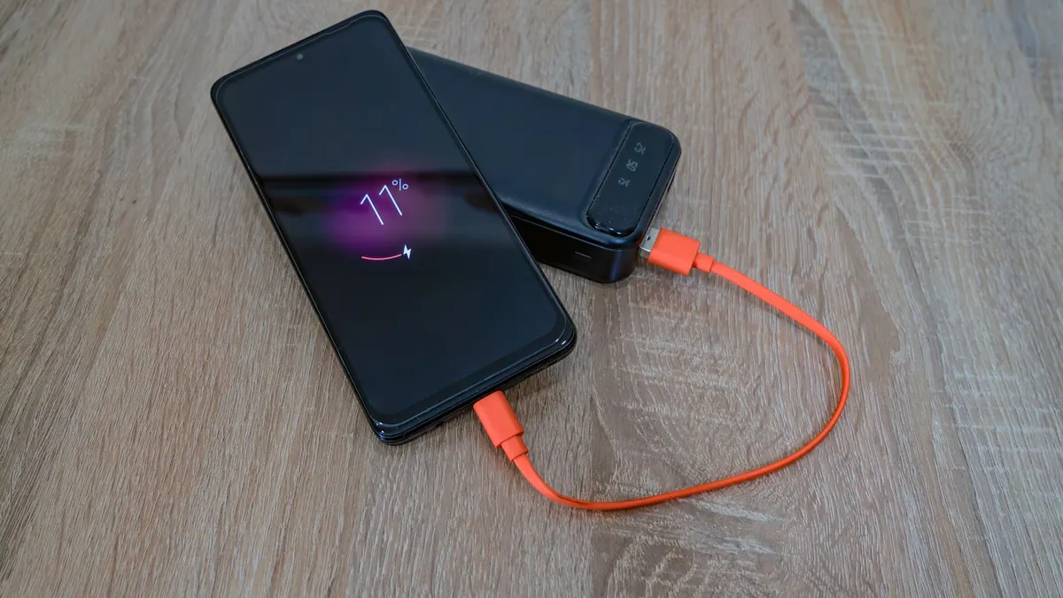 Telefon Bataryası Neden Şişer, Şişen Pil Tehlikeli mi? 2 Telefon bataryası şarj sırasında ısınır