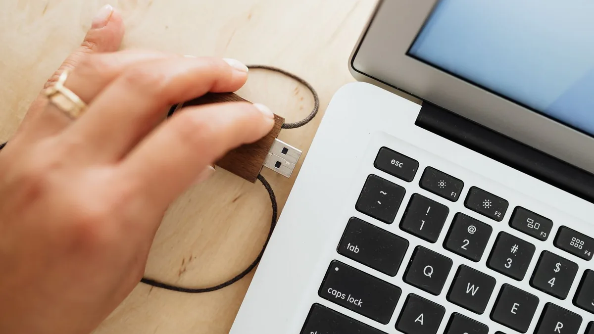 USB bellek güvenli kaldır seçeneği ile çıkarılabilir