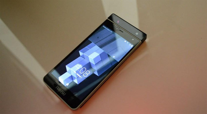 Fujitsu İris Taramalı Akıllı Telefon